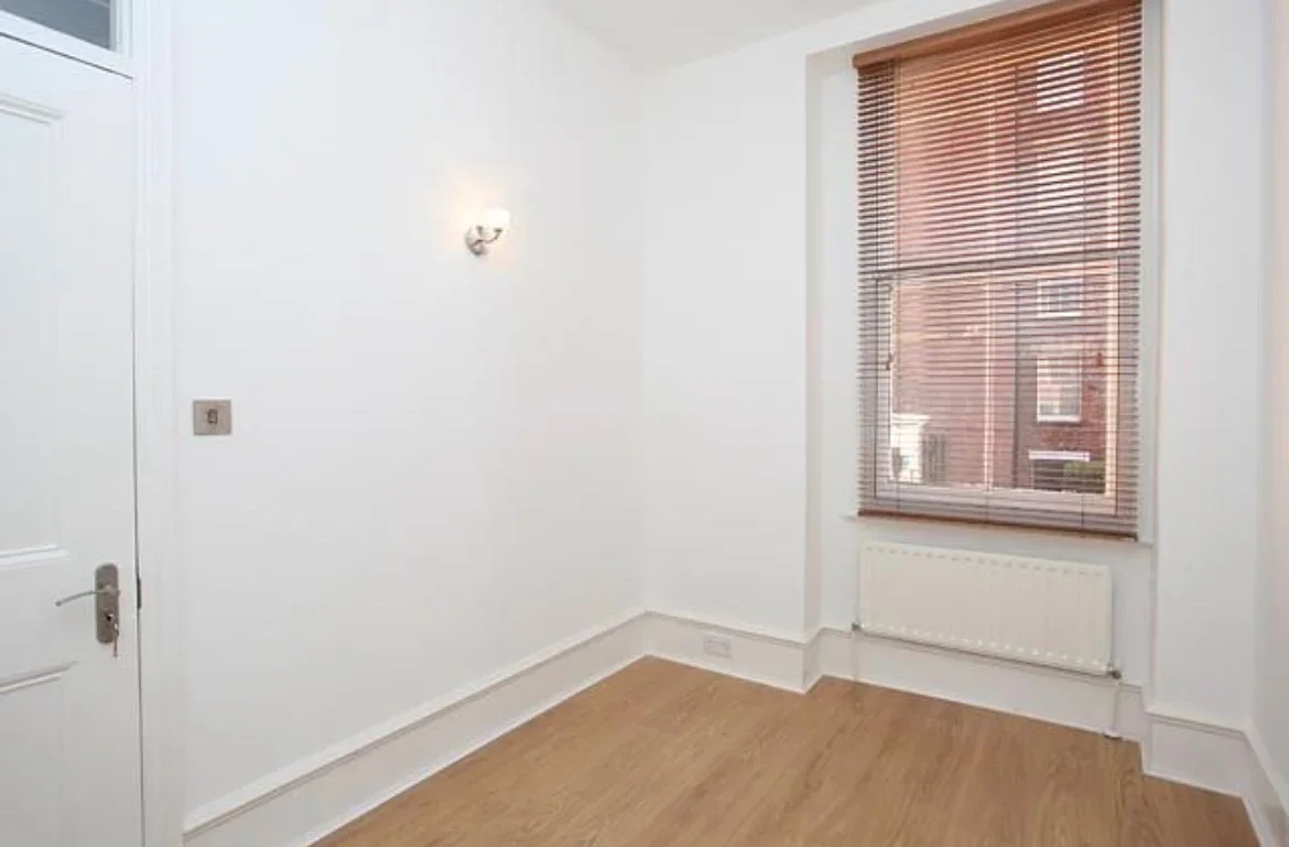 Flat Lower Richmond Road in Greater London