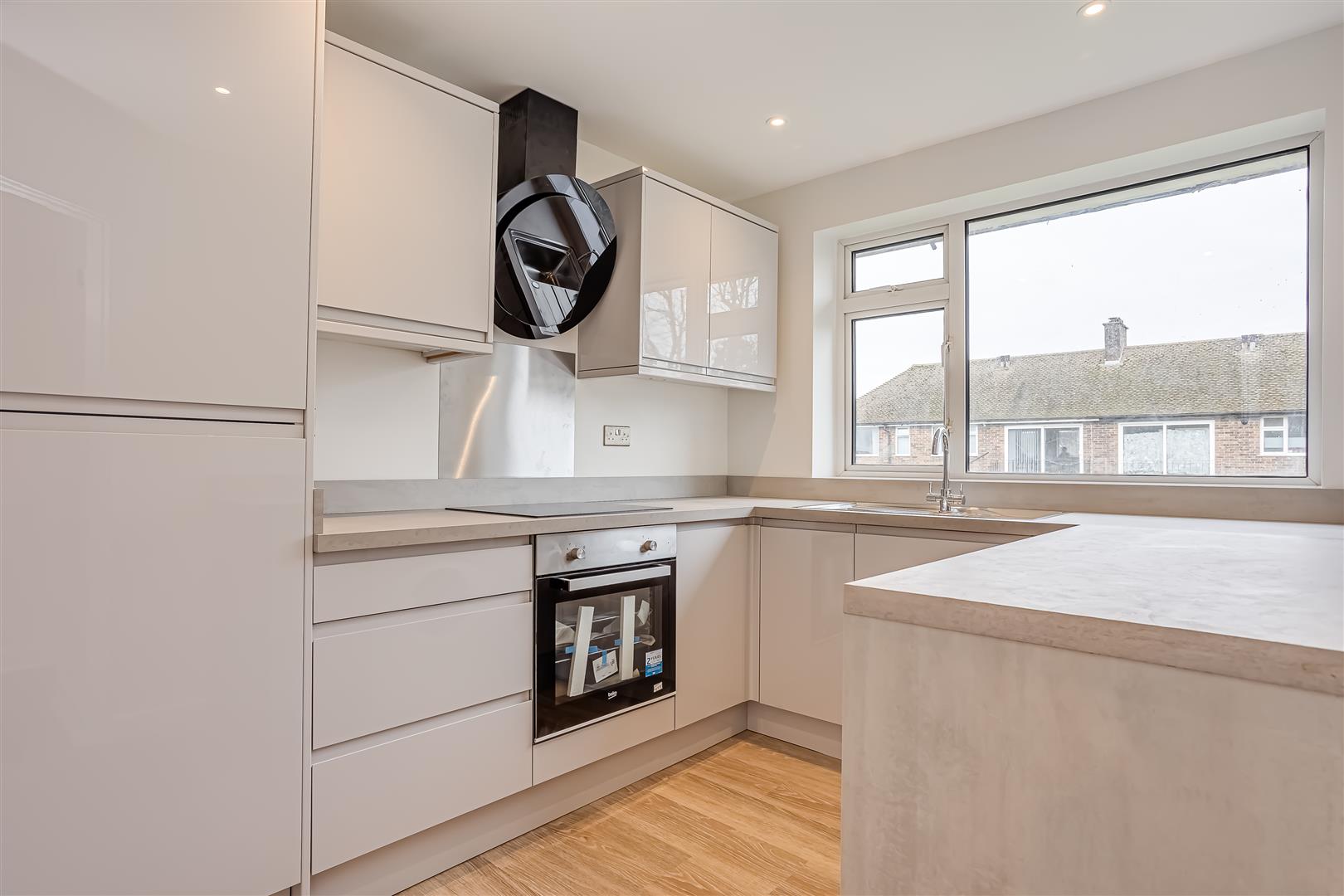 Flat Courtlands Crescent in Reigate and Banstead