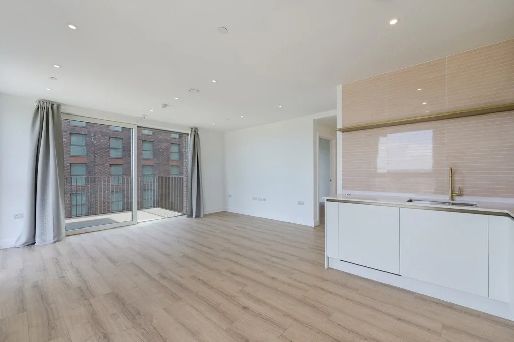Flat Abbeydale Road in Greater London