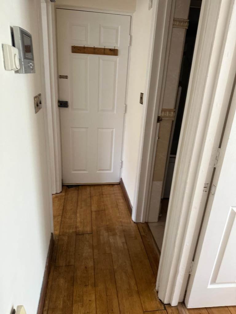 Flat Acacia Road in Greater London
