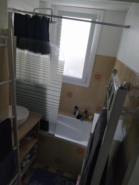 Room Rue des Treilles in Libourne