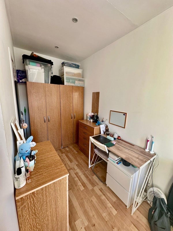 Room Whitton Walk in Greater London