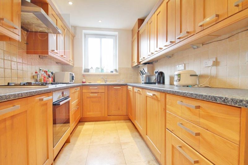 Flat Newcomen Street in Greater London