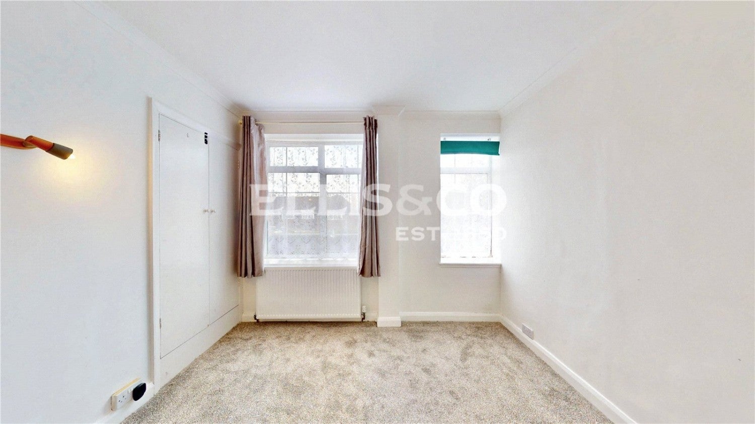 Flat Kings Drive in Greater London