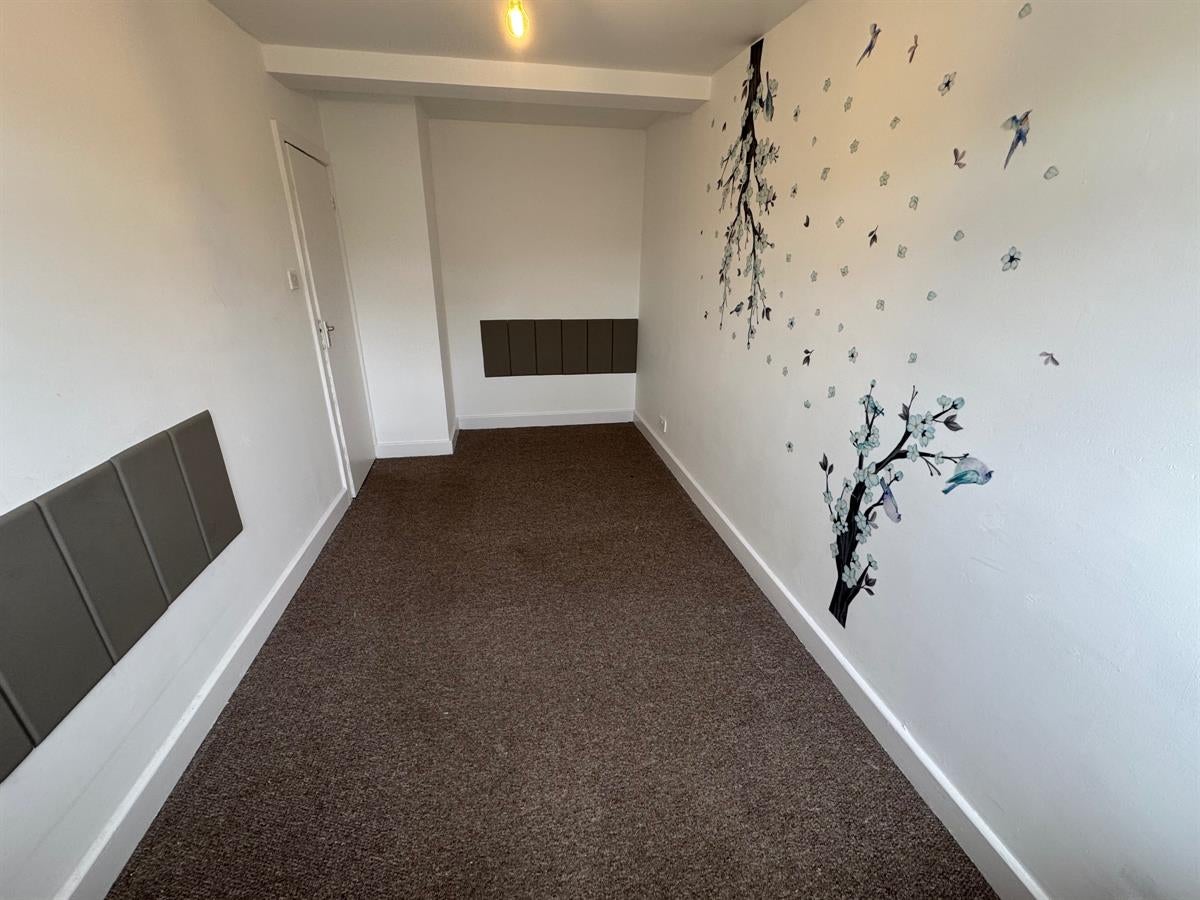 Flat Worcester Road in Cheadle Hulme