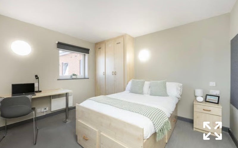 Room St Ann's Well Road in Nottingham