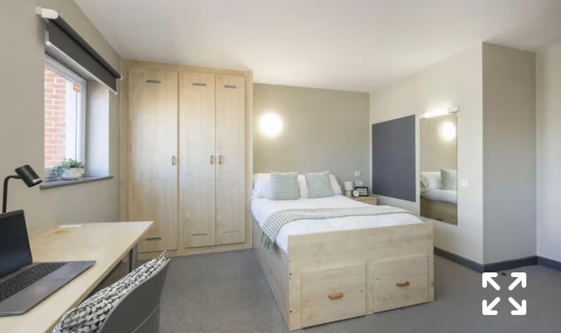 Room St Ann's Well Road in Nottingham