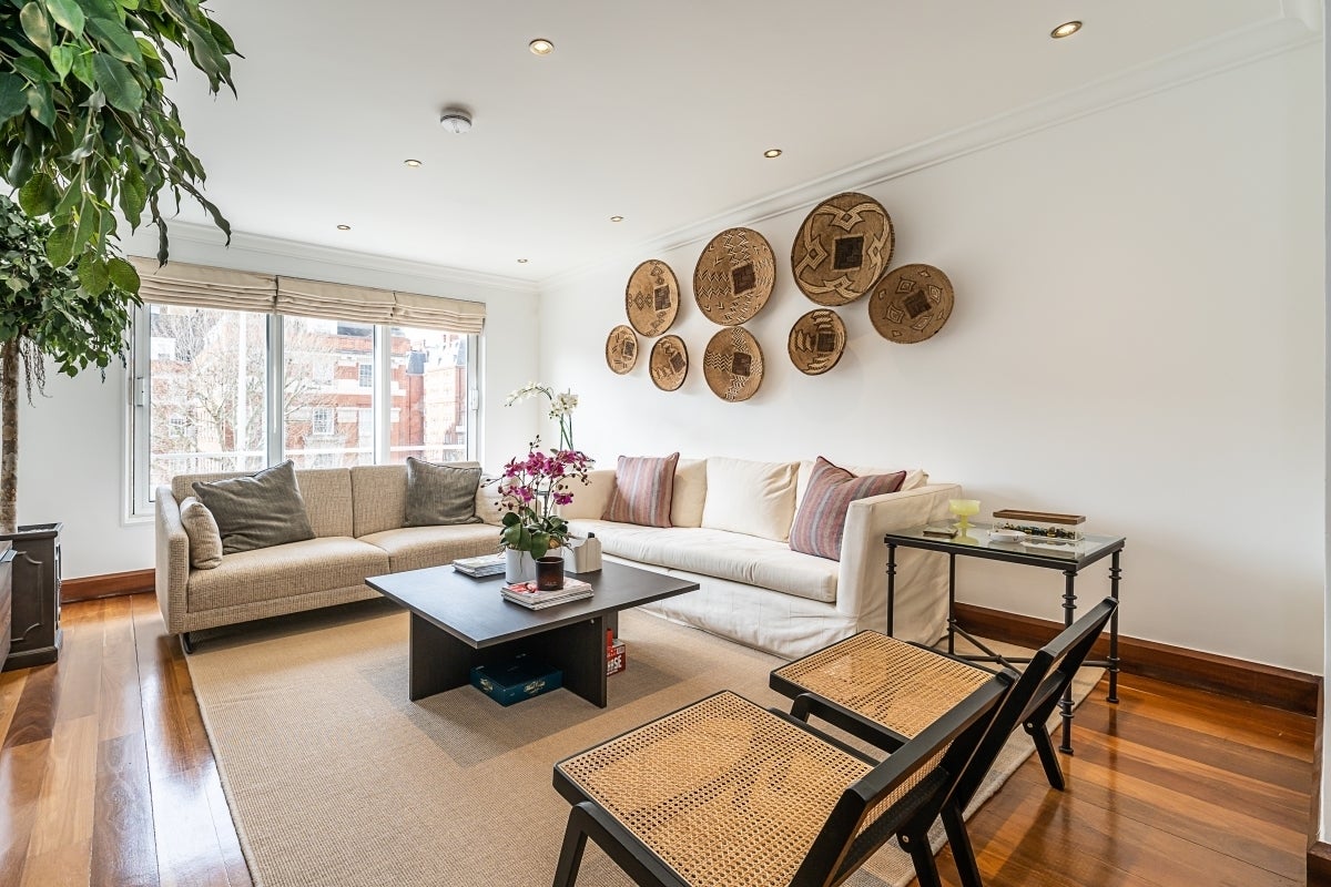 Flat Montrose Court in City of Westminster