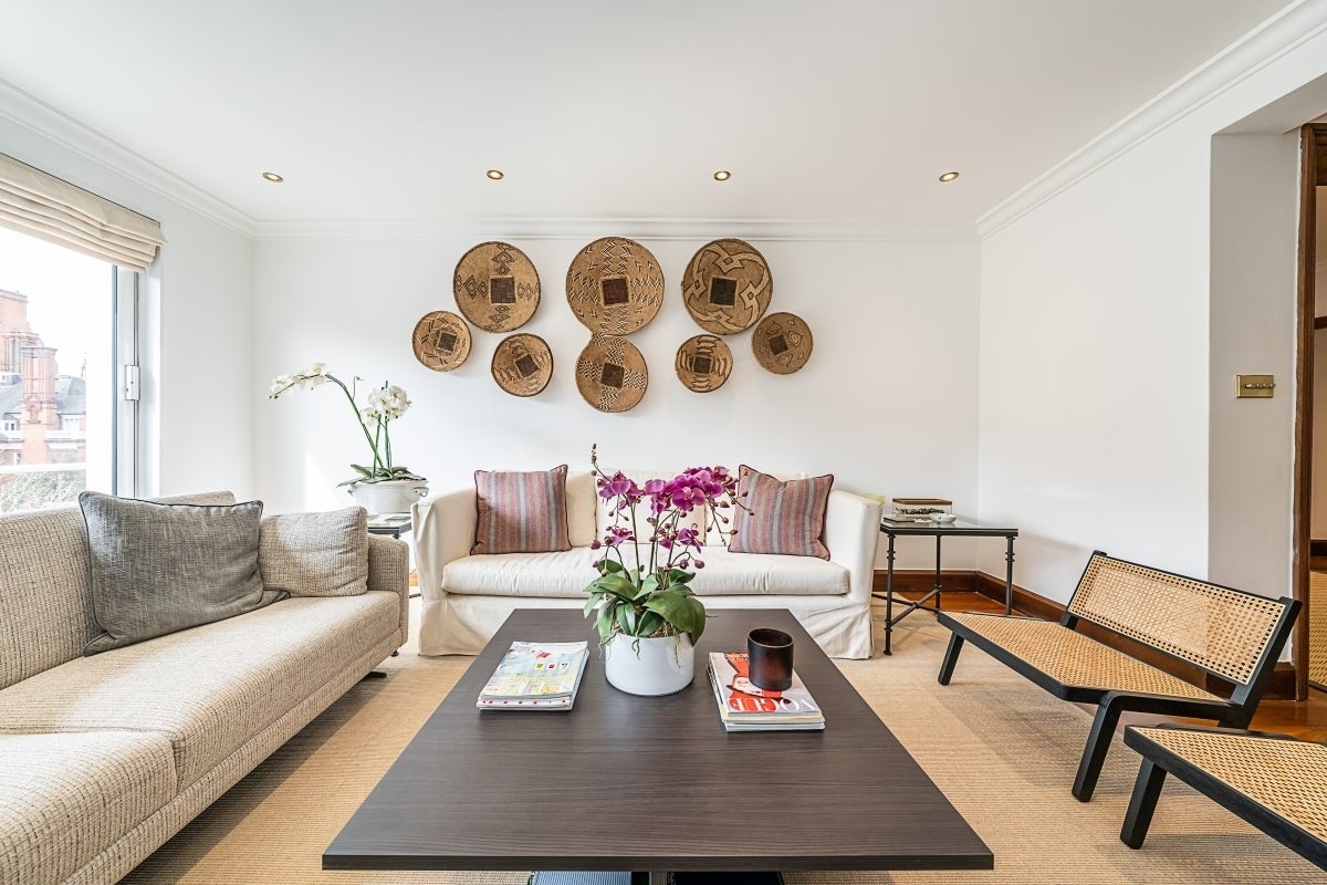 Flat Montrose Court in City of Westminster