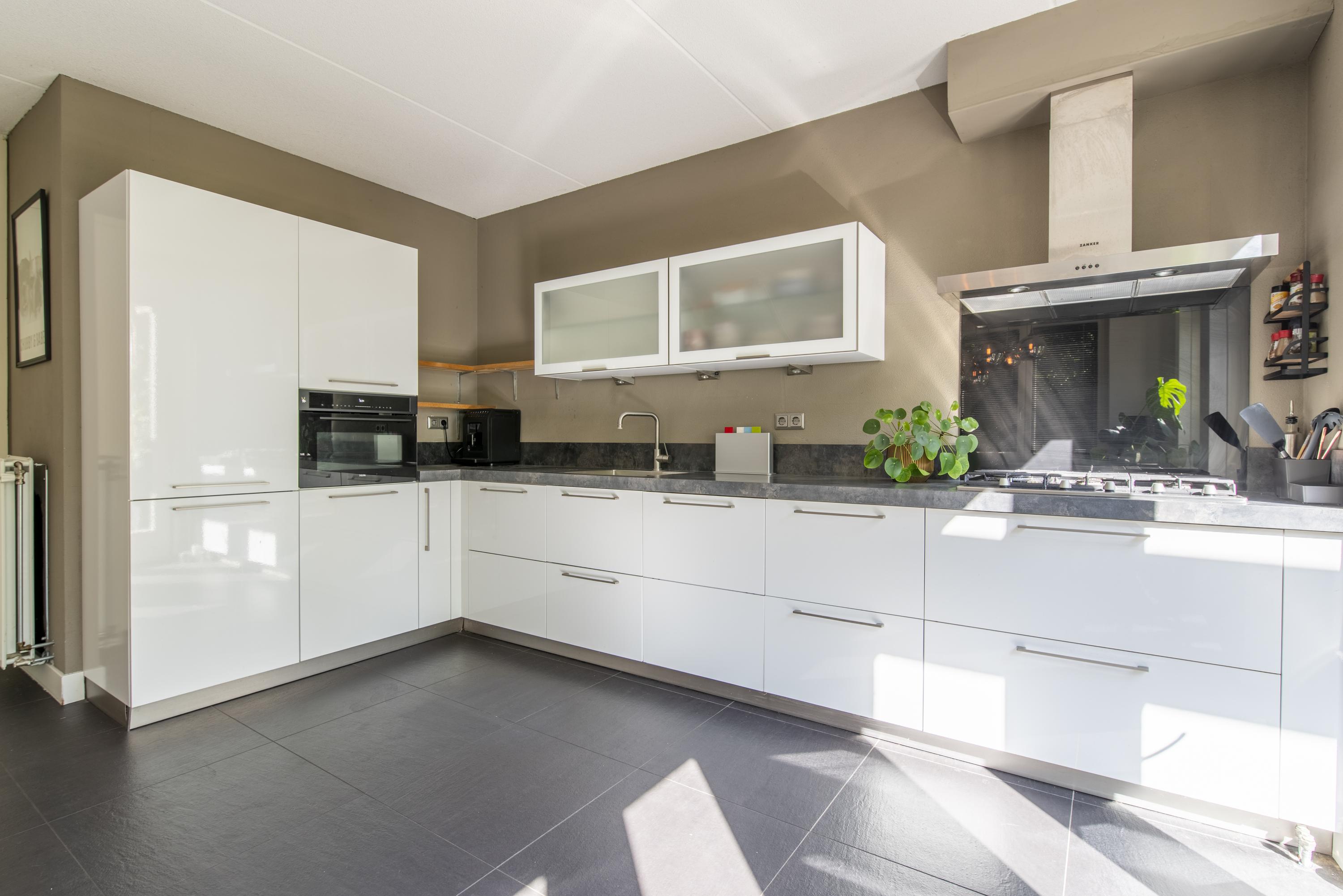 Hoekwoning te koop: MacBridestraat 38, Veenendaal