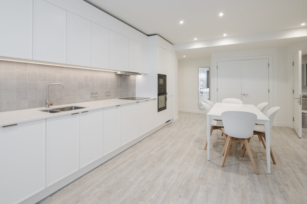 Flat Cherry Park Lane in Greater London