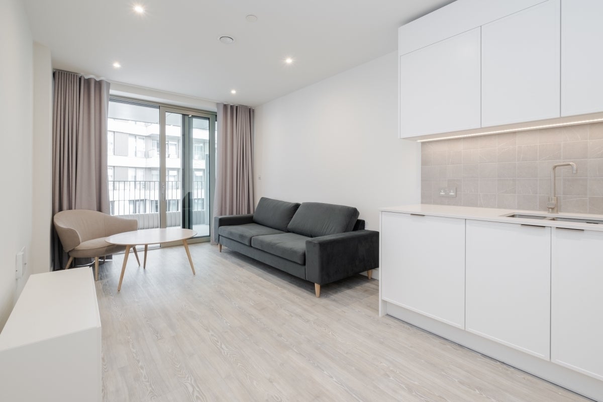Flat Cherry Park Lane in Greater London