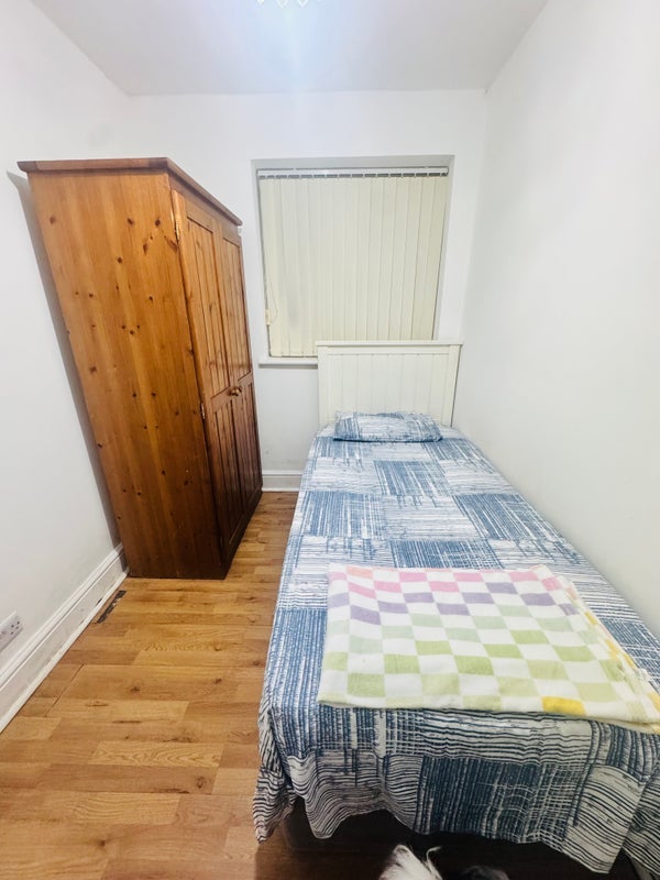 Room Bristol Road South in Birmingham