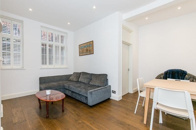 Flat Collingham Gardens in Greater London