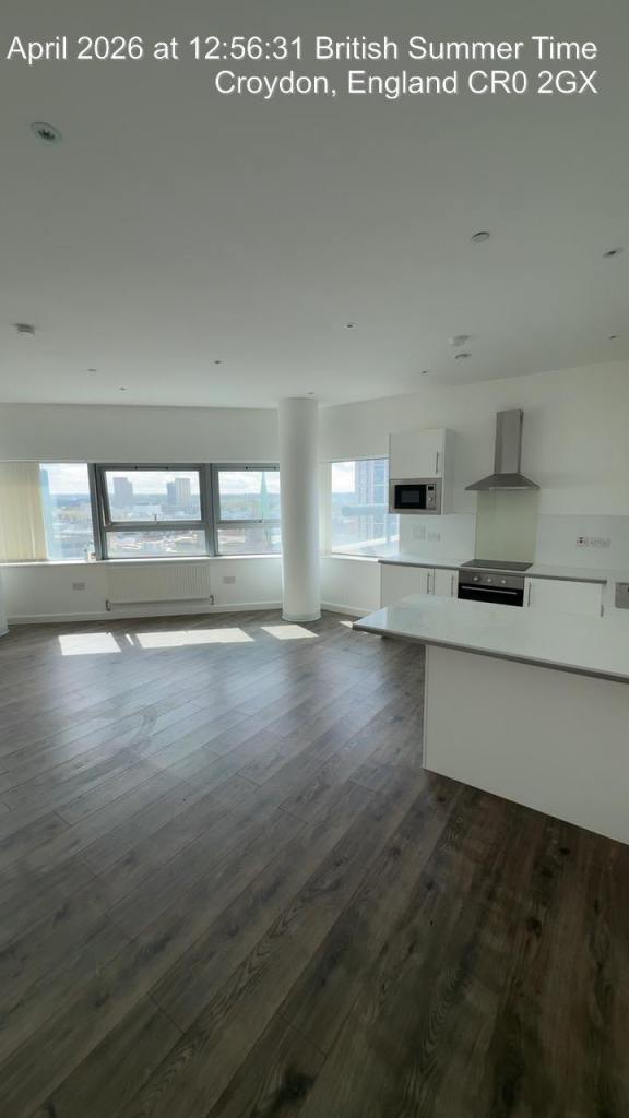 Flat Wellesley Road in Greater London