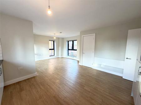 Flat Highfield Avenue in Newbury