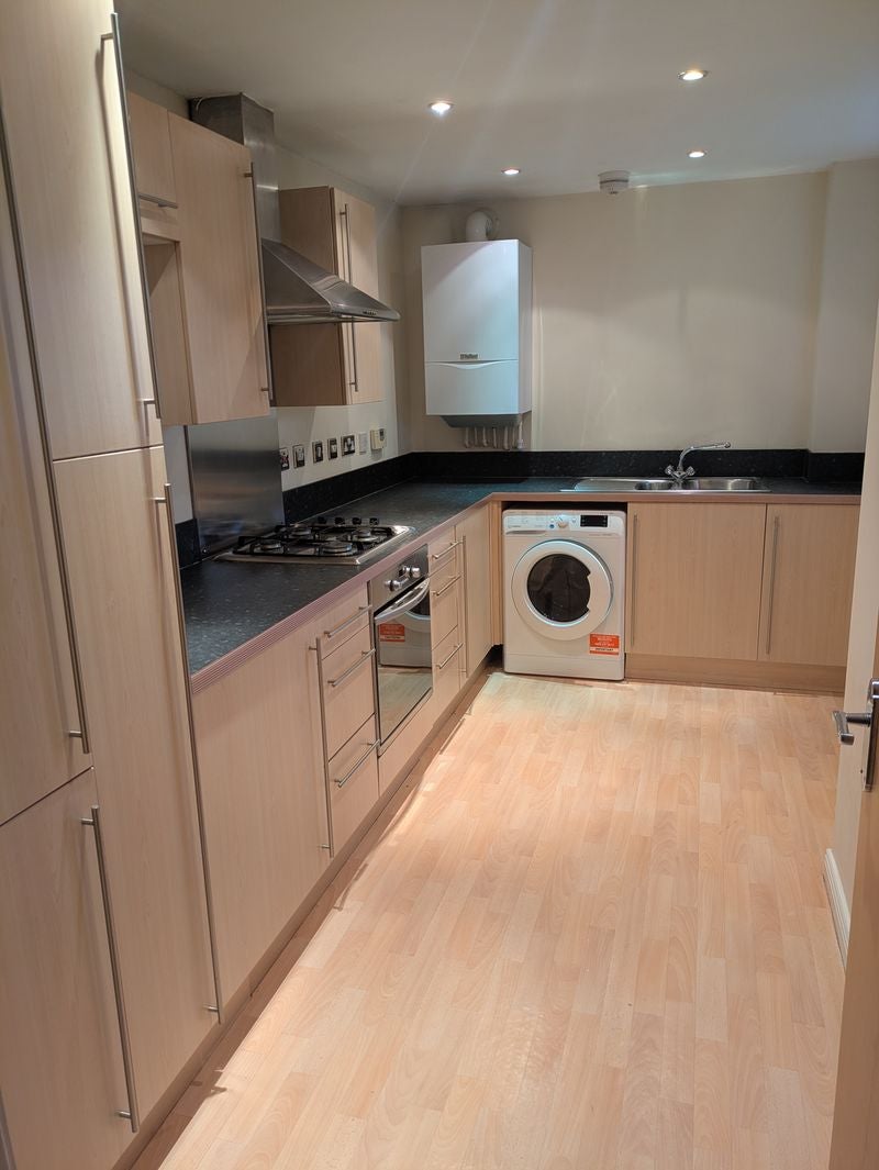 Flat Saint Marks Court in Worcester