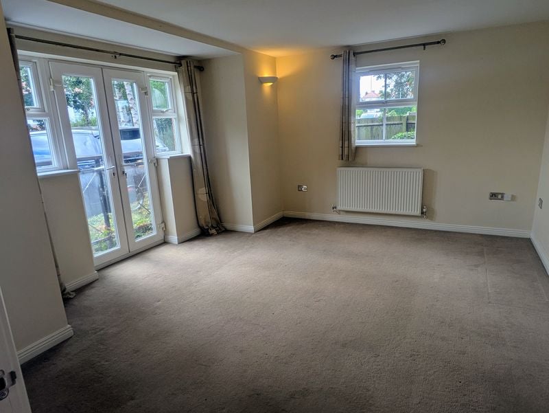 Flat Saint Marks Court in Worcester