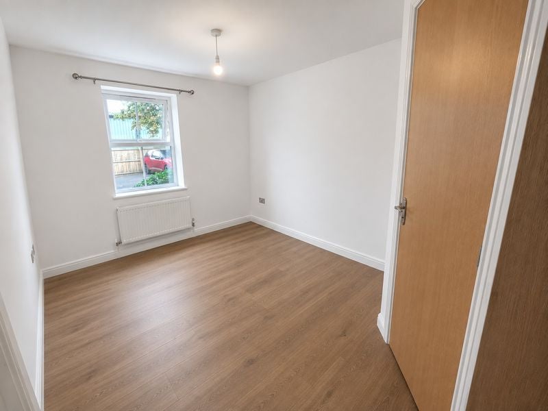 Flat Saint Marks Court in Worcester