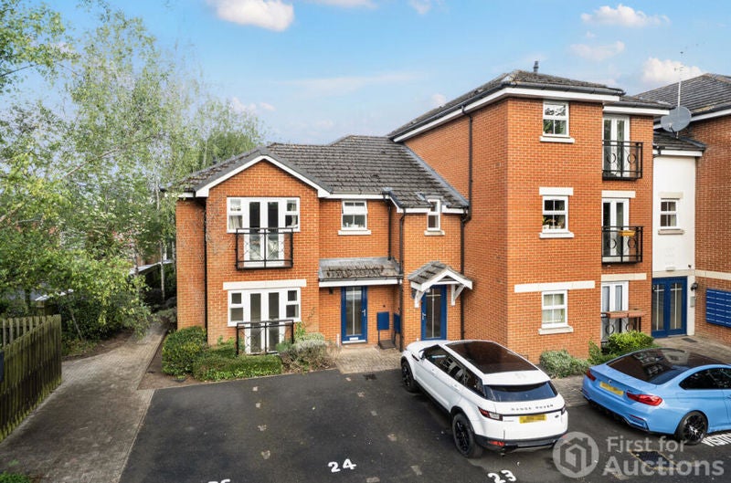 Flat Saint Marks Court in Worcester
