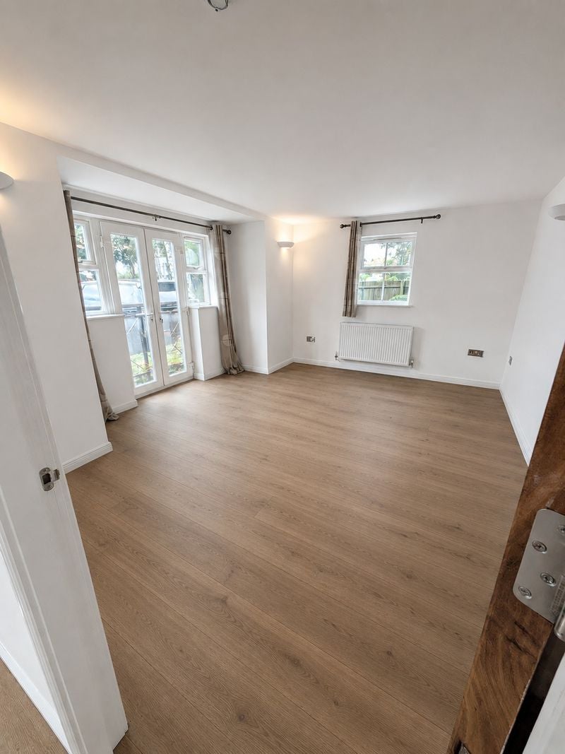 Flat Saint Marks Court in Worcester