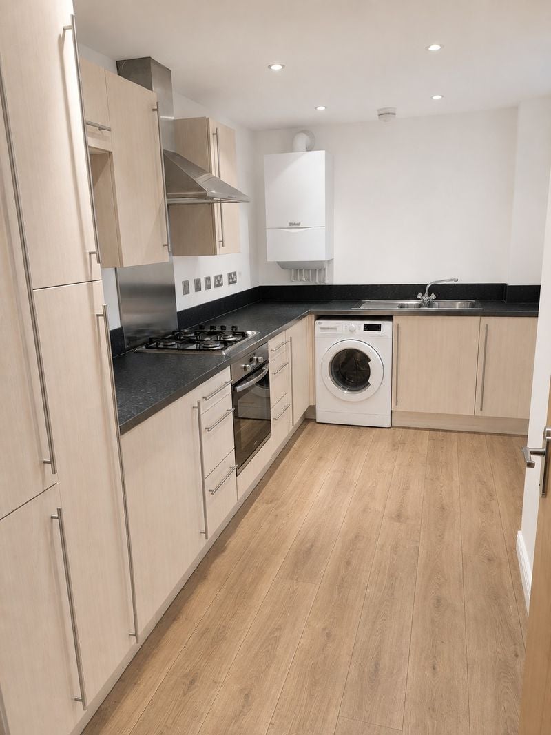Flat Saint Marks Court in Worcester
