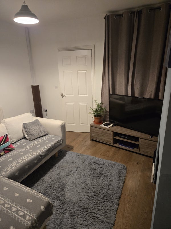 Room Hawcliffe Road in Charnwood