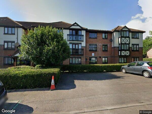 Flat Fairfield Close in Greater London
