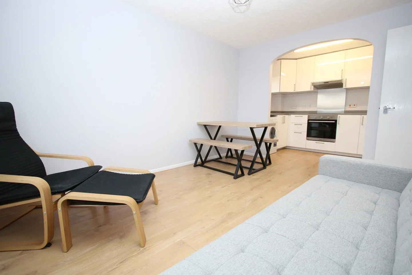 Flat Fairfield Close in Greater London