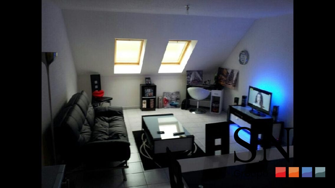 Flat Rue de la Croix de Pierre in Rouxmesnil-Bouteilles