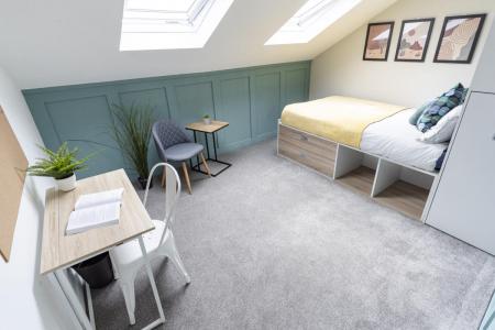 Room Margate Road in Portsmouth