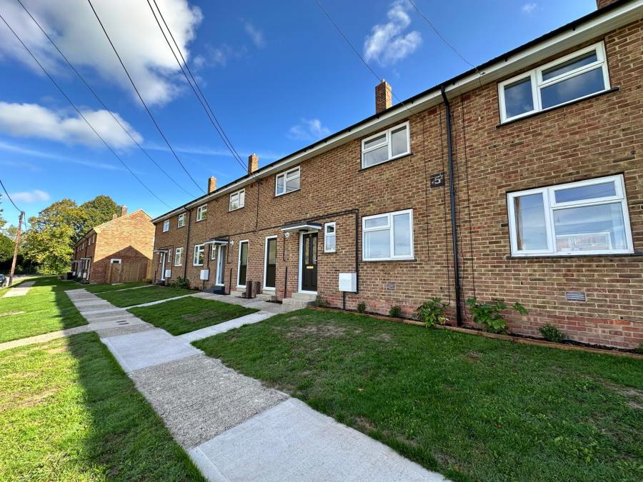House Choulston Close in Haxton