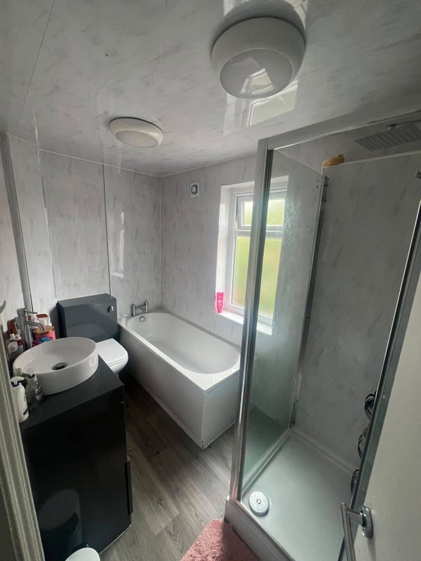 Room Platt Lane in Manchester
