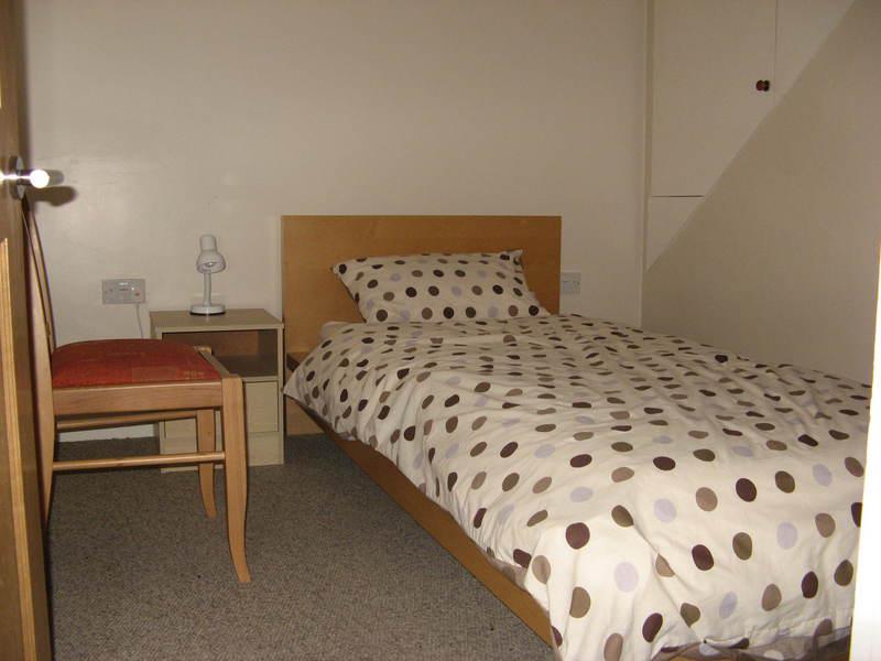 Room Raymend Road in Bristol