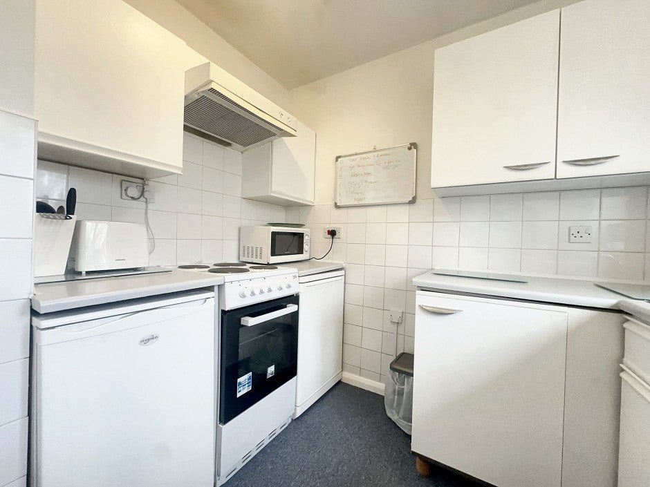 Flat Caroline Close in Greater London