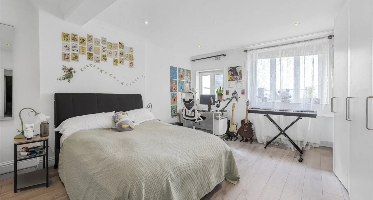 Flat Midford Place in Greater London