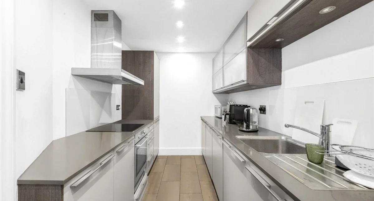 Flat Midford Place in Greater London