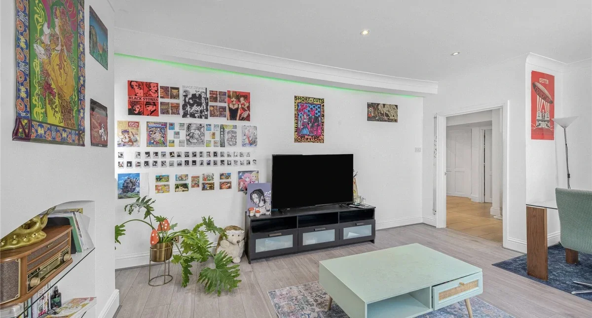 Flat Midford Place in Greater London