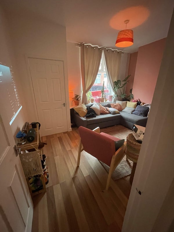 Room Pearson Street in Bury