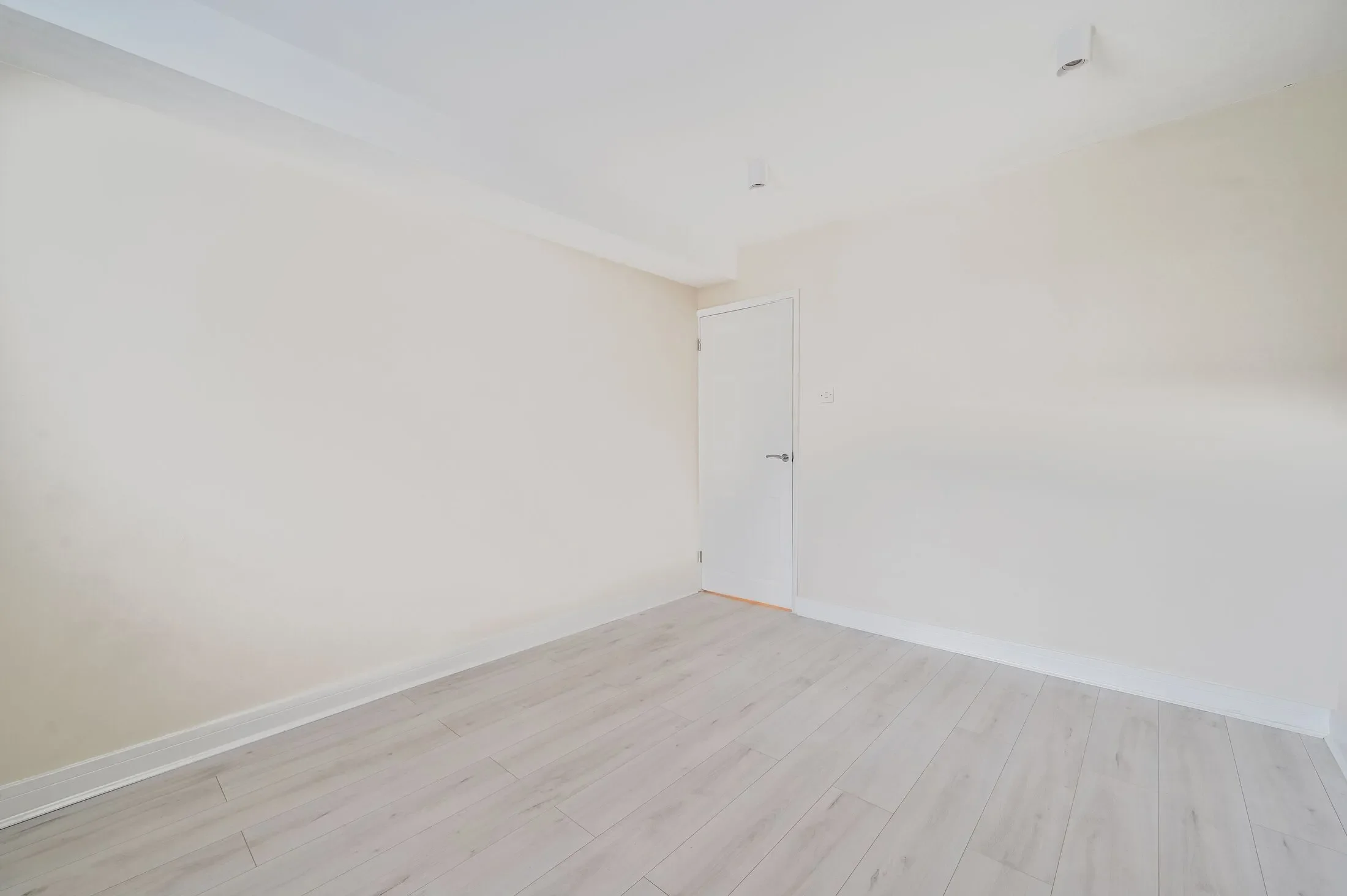 Flat Calderwood Street in Greater London