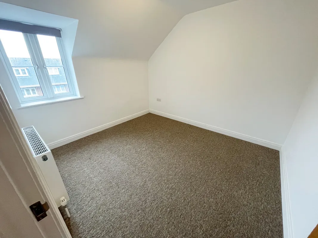 Flat Wimborne Road East in Ferndown