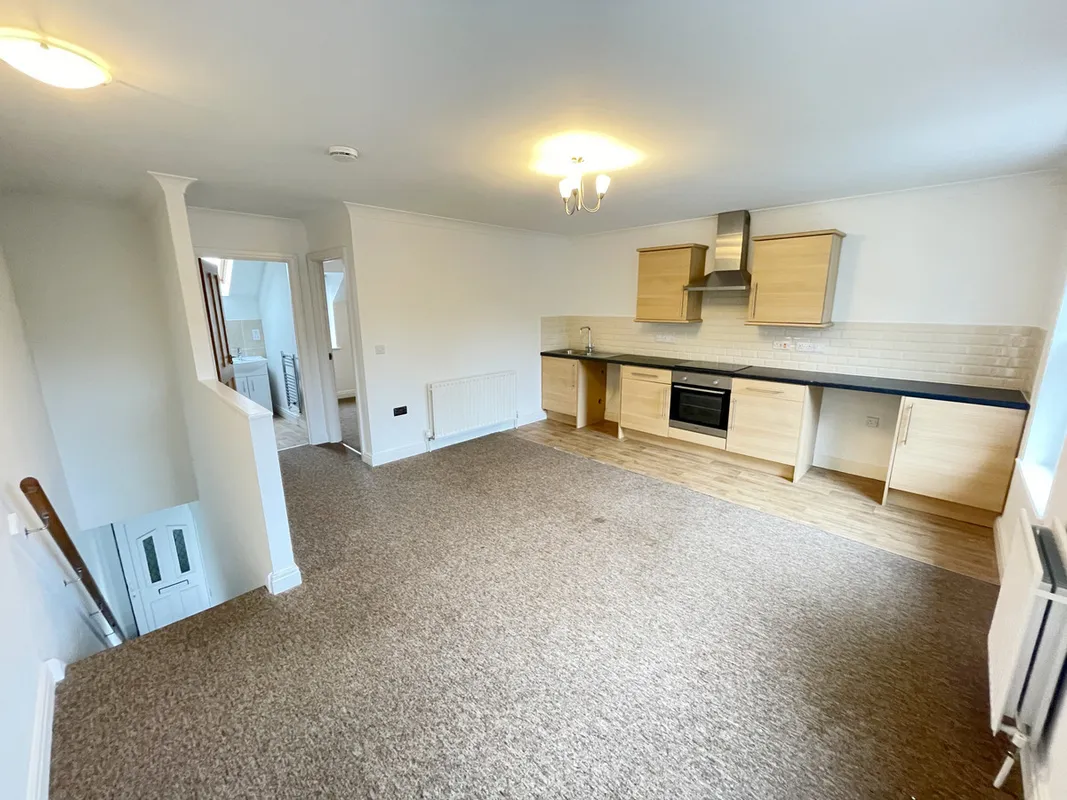 Flat Wimborne Road East in Ferndown