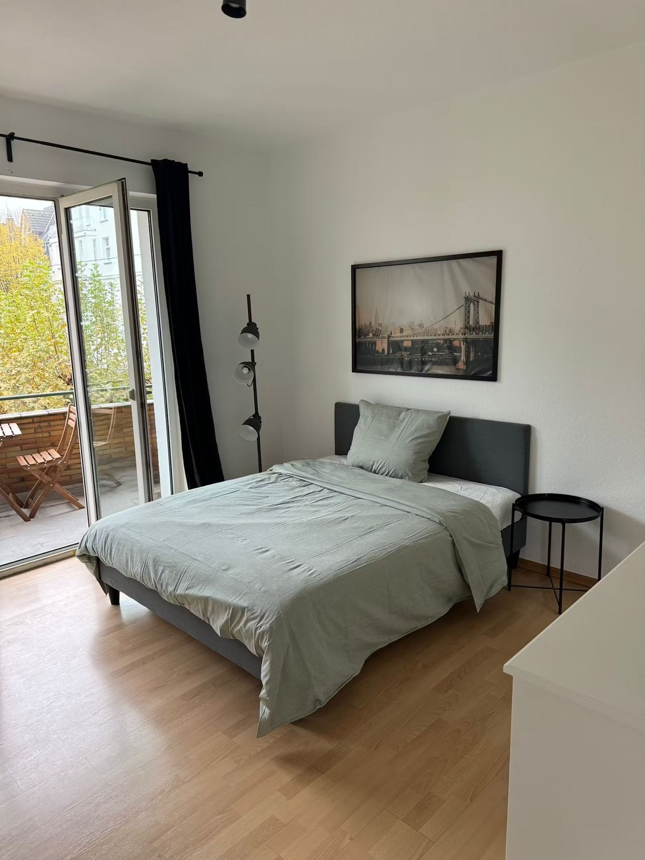 Zimmer Luegallee in Düsseldorf