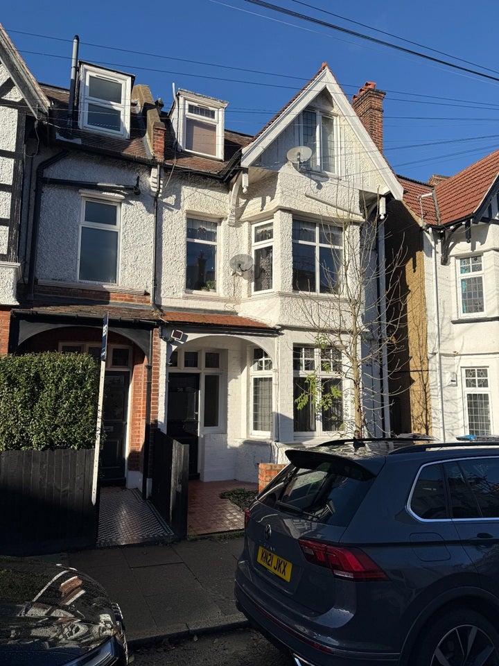 Flat Guilford Avenue in Greater London