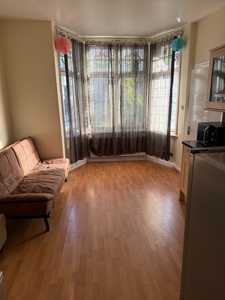 Flat Guilford Avenue in Greater London
