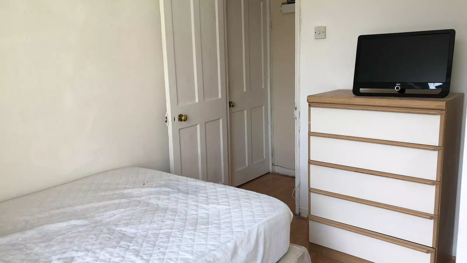 Flat Spelman Street in Greater London