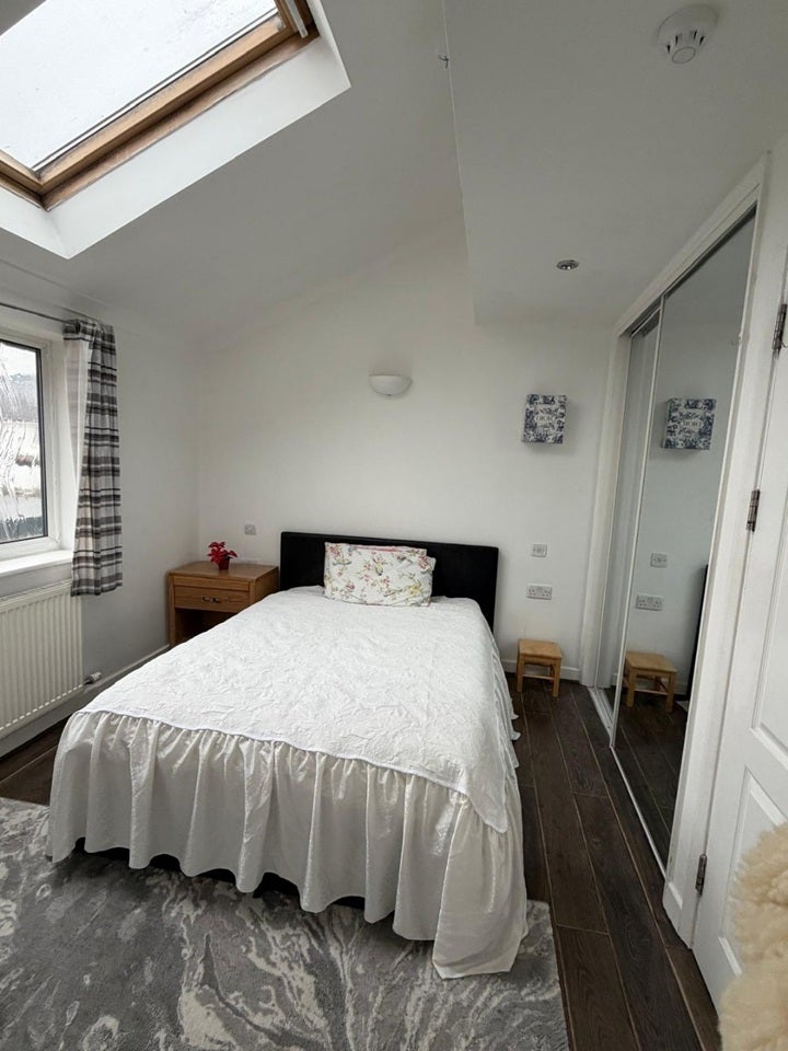Room Leaf Way in St Albans