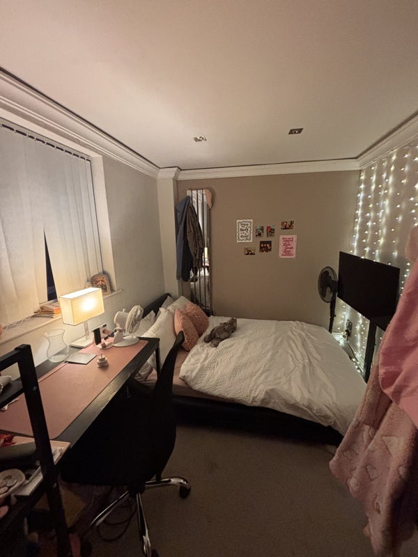 Room Camden Mews in Greater London