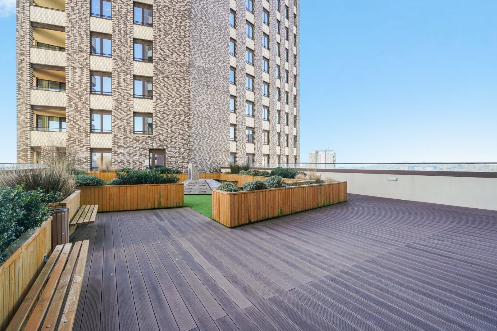 Flat Park Lane in Greater London