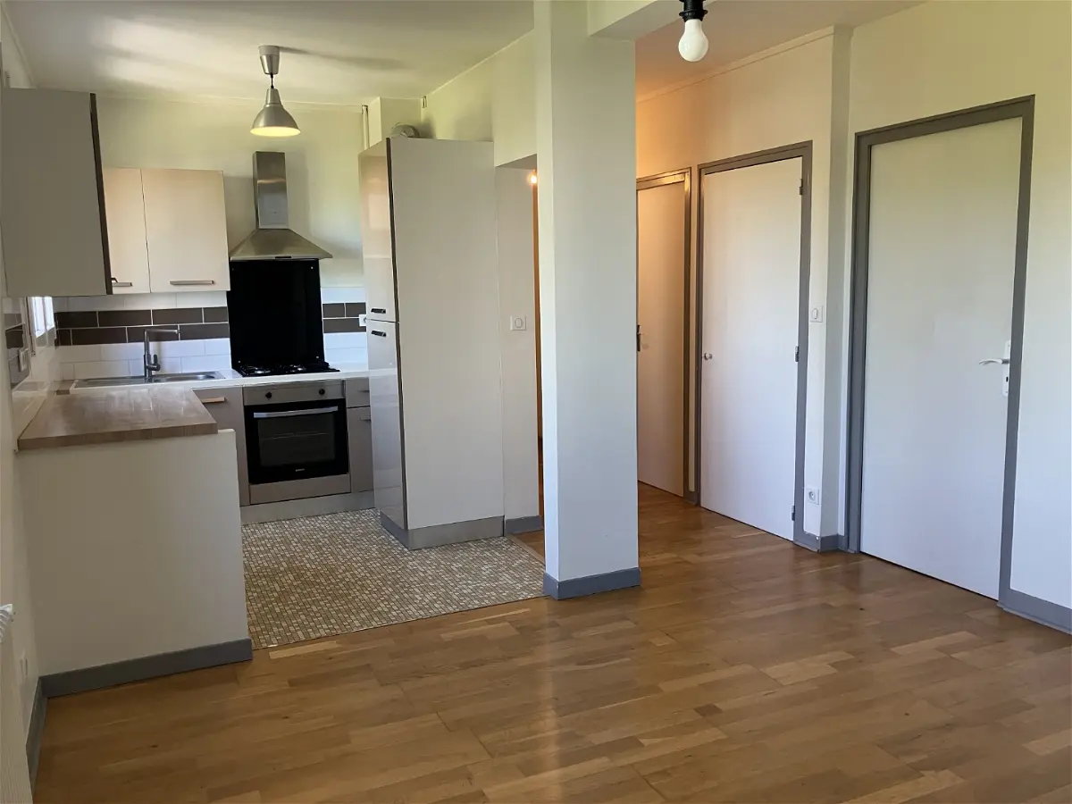 Flat Rue Pierre Brossolette in Tours